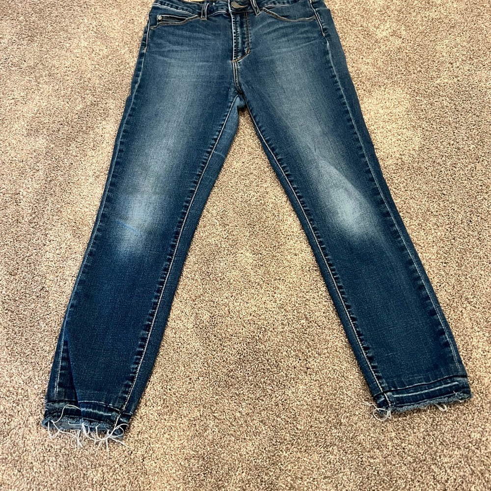 Articles of Society skinny jeans. Size 28 short length. Excellent conditions.
